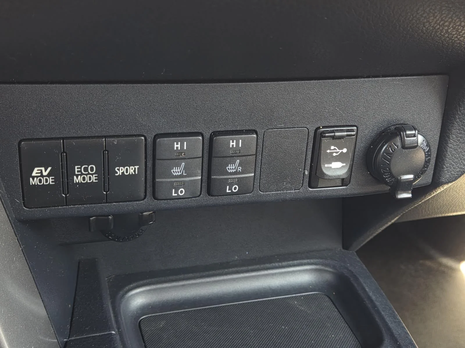 Used 2018 Silver Toyota Hybrid Limited AWD (Natl) image 18