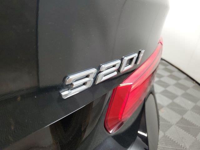 Used 2018 Jet Black BMW 320i xDrive image 7