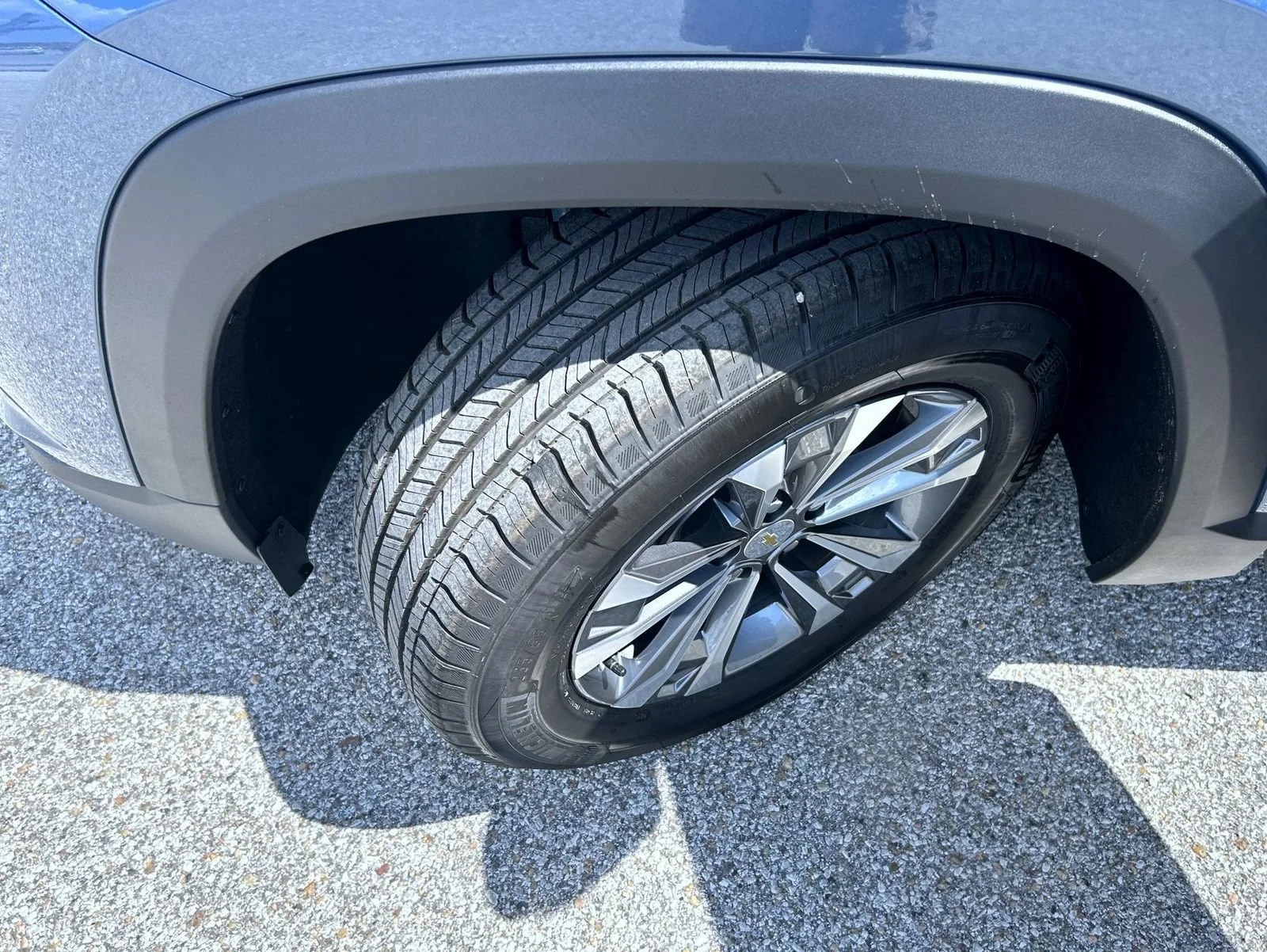 New 2027 Lakeshore Blue Metallic Chevrolet LT image 23