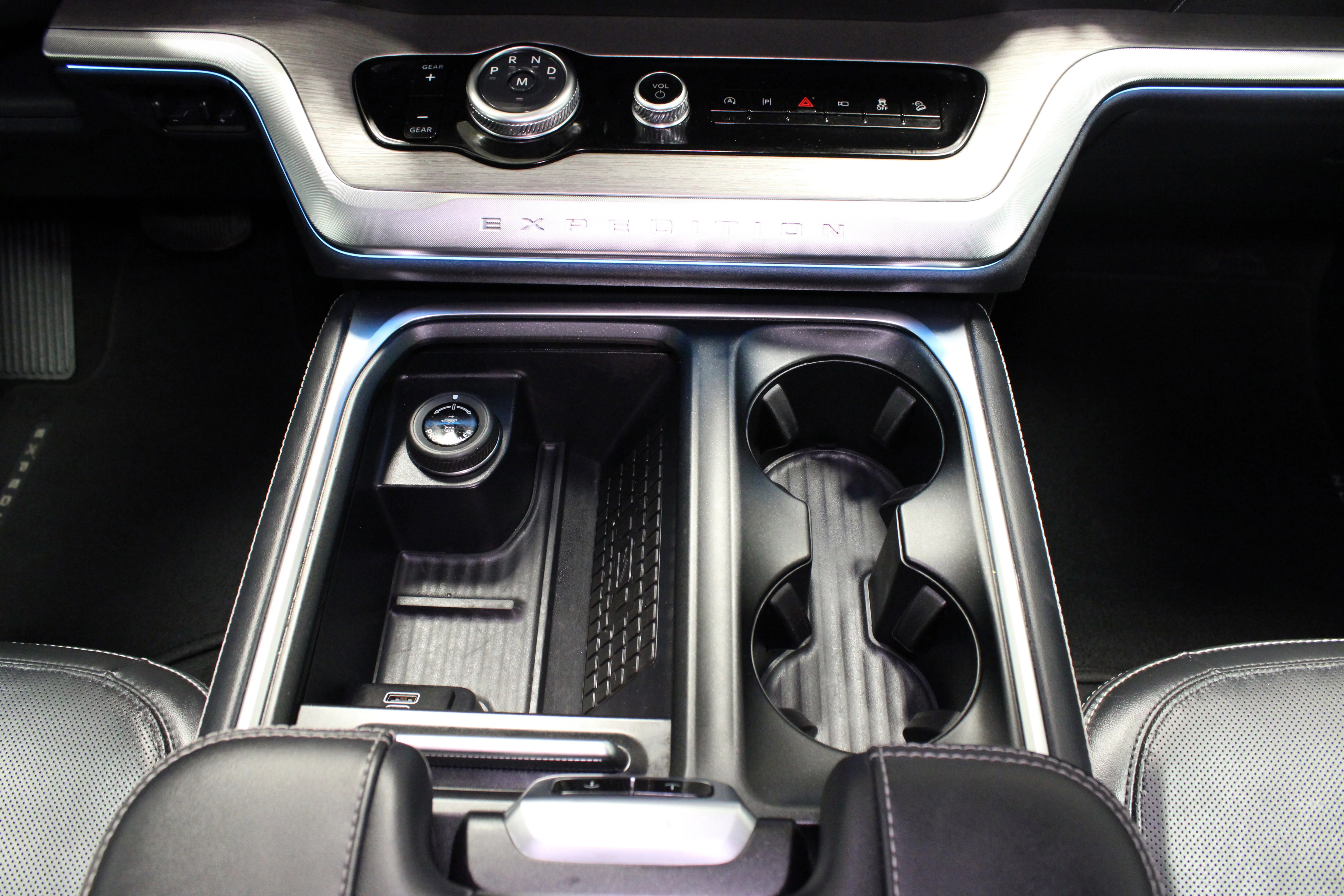 Used 2025 Oxford White Ford Platinum image 25