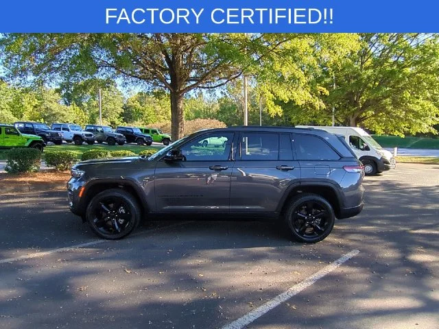 Used 2024 Gray Jeep Altitude X image 2