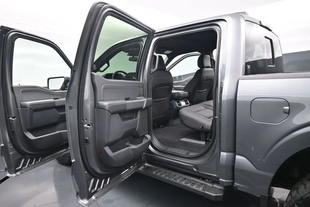 New 2026 Carbonized Gray Metallic Ford XLT image 16