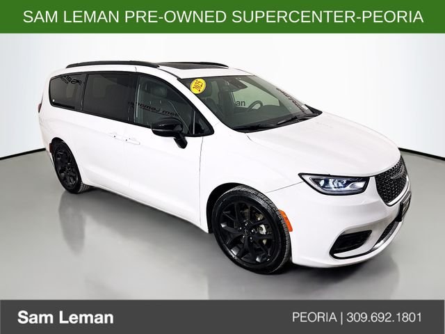 2025 Chrysler Pacifica Limited's photo