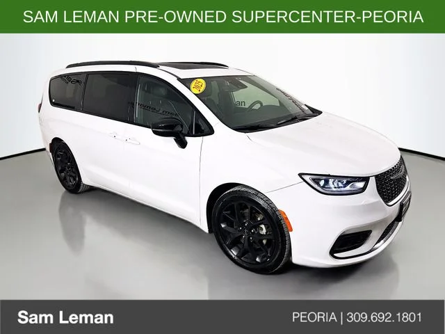 2025 Chrysler Pacifica Limited's photo