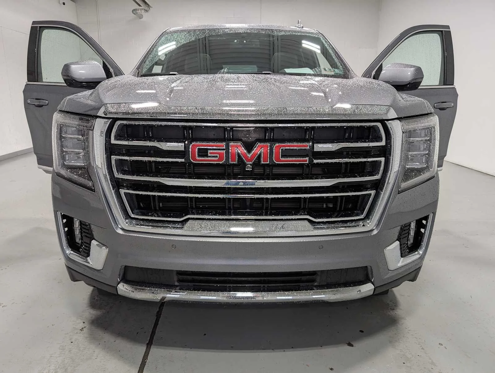 Used 2022 Satin Steel Metallic GMC SLT image 17