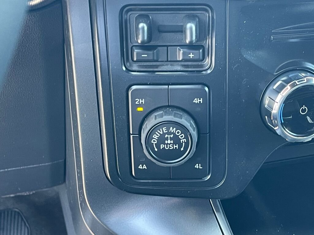 New 2026 Star White Metallic Tri-Coat Ford LARIAT image 15