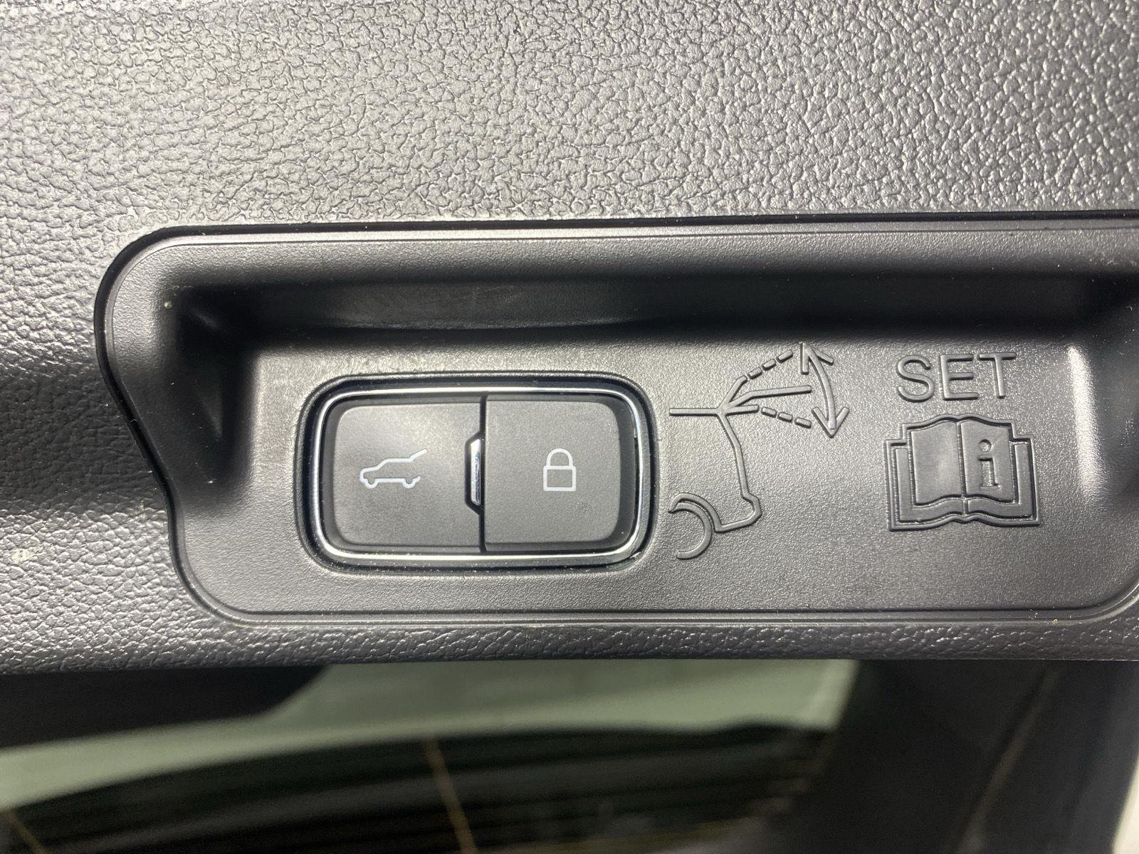 Used 2023 Agate Black Ford XLT image 27