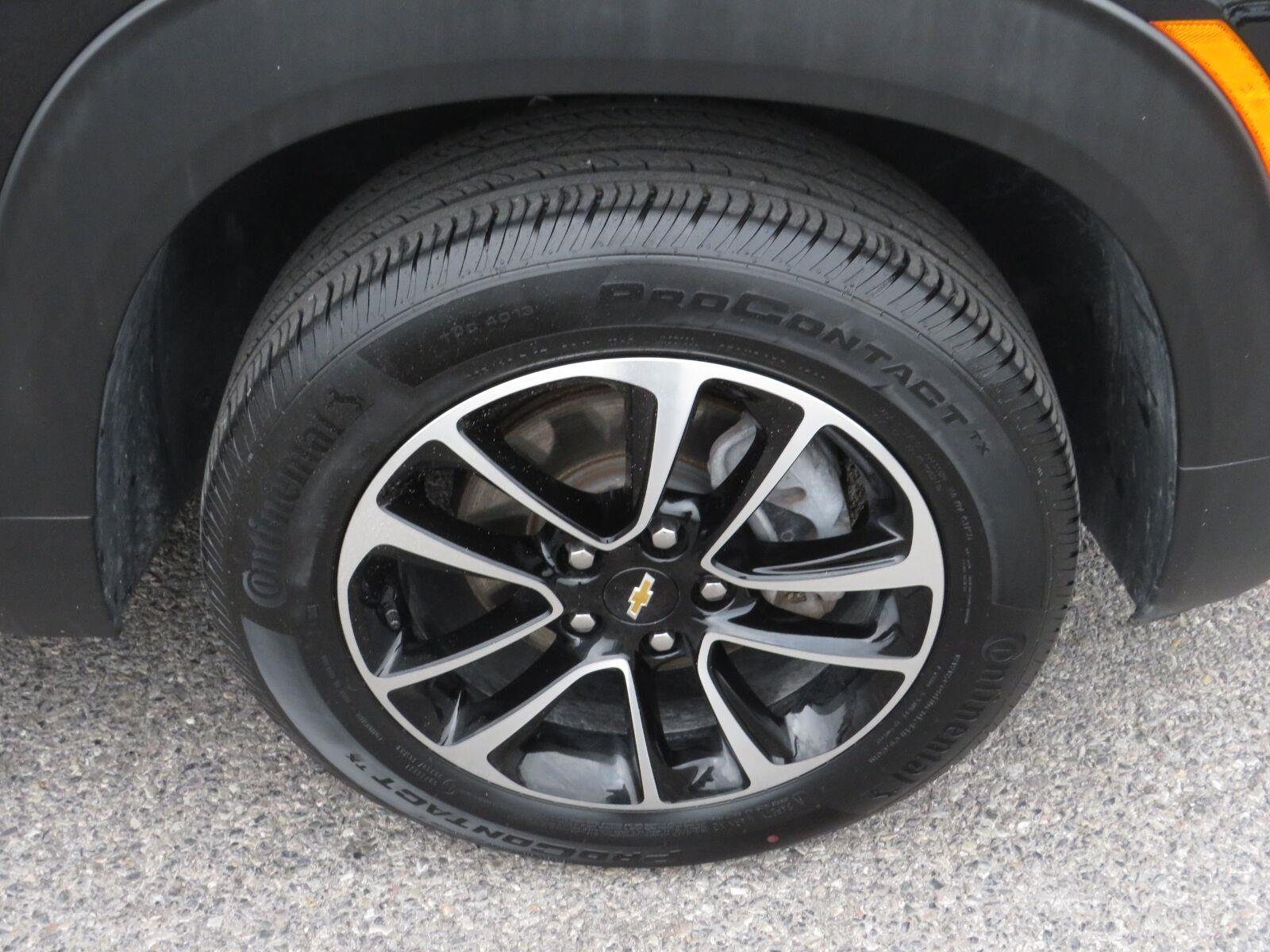 Used 2024 Mosaic Black Metallic Chevrolet LT image 16