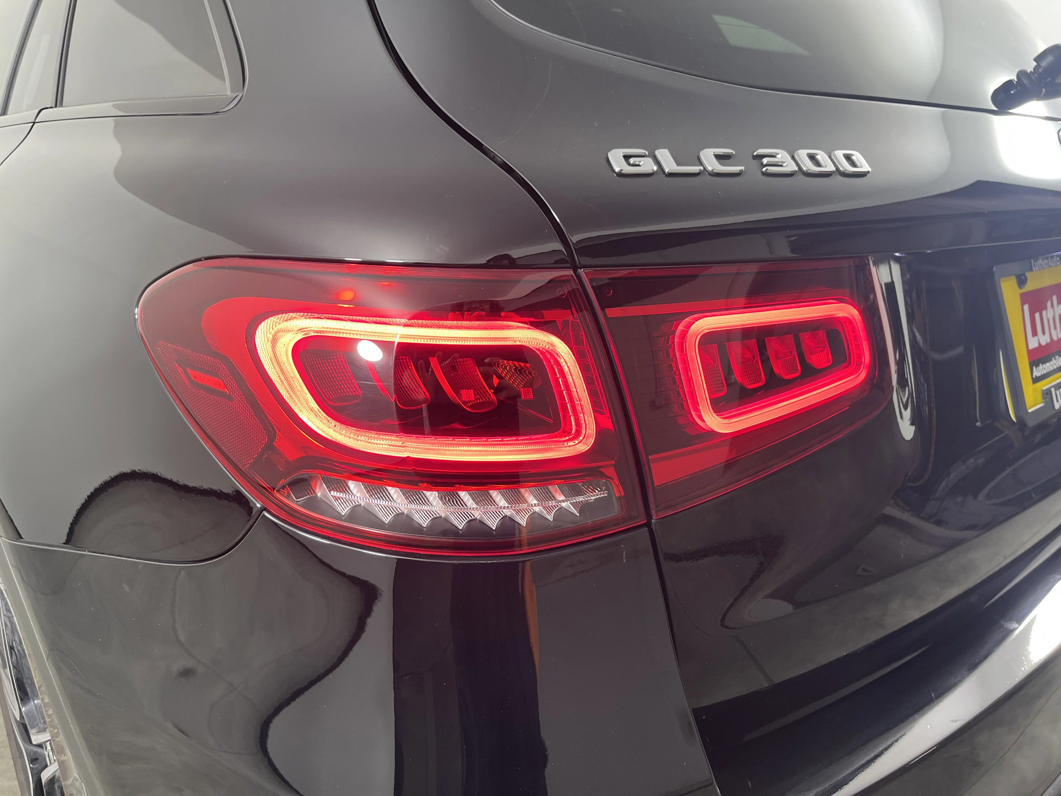 Used 2022 Black Mercedes-Benz GLC 300 image 25