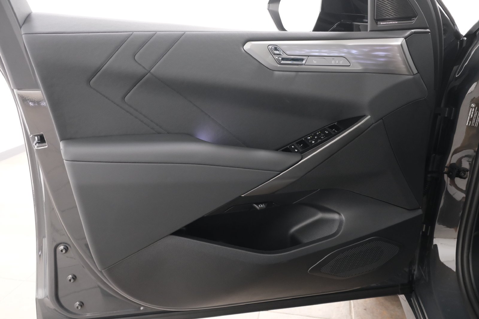 New 2027 Dravit Grey Metallic BMW  image 26