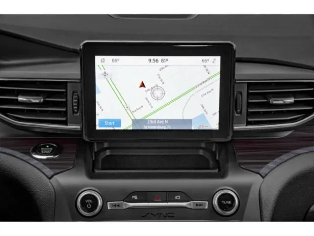 Used 2023 Silver Ford Limited image 13