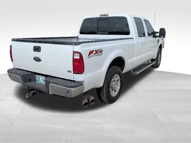 Used 2010 White Ford Lariat image 3