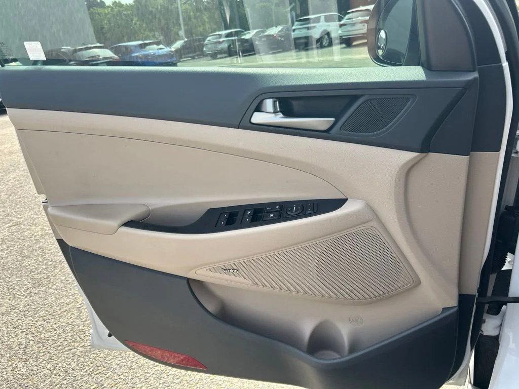 Used 2018 White Hyundai SEL Plus image 16