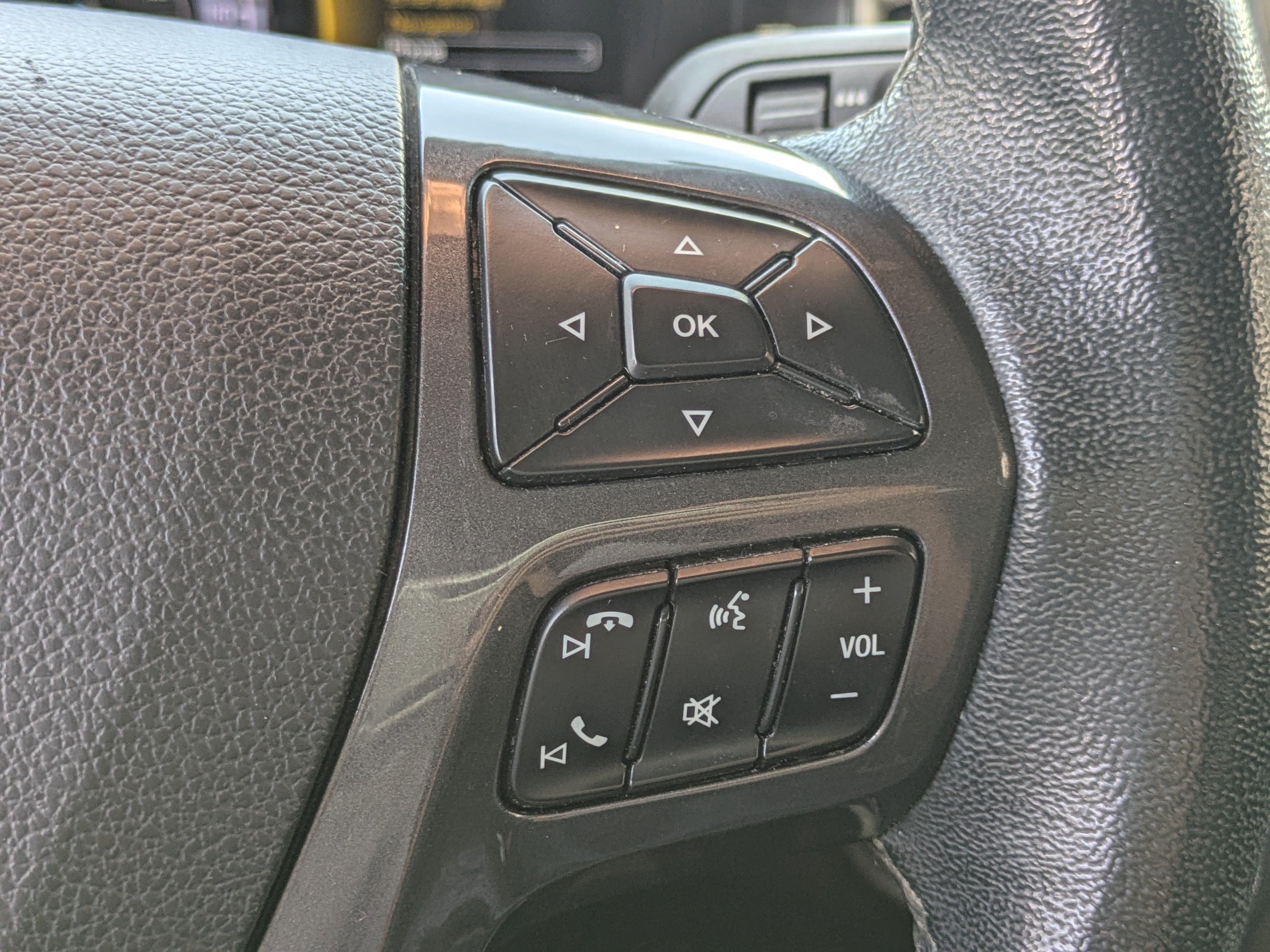 Used 2020  Ford  image 21