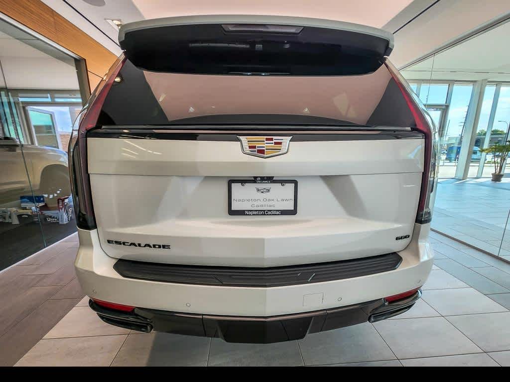 Used 2022 CRYSTAL WHITE TRICOAT Cadillac Sport image 6