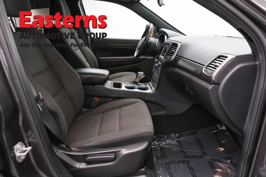 Used 2020 Gray Jeep Laredo E image 23