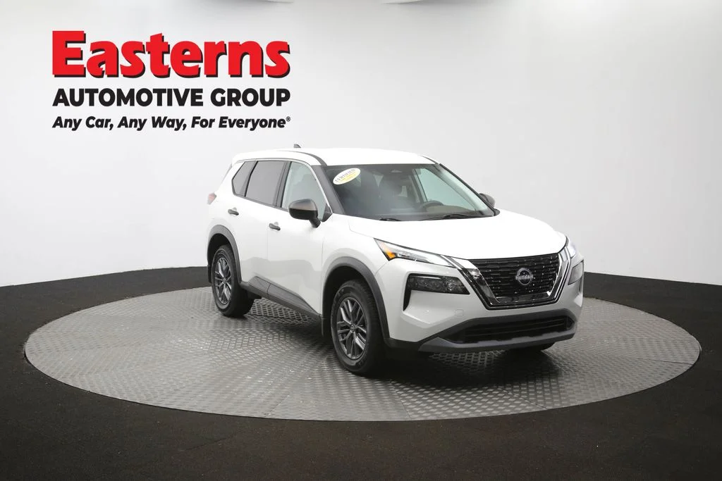 Used 2023 White Nissan S image 45