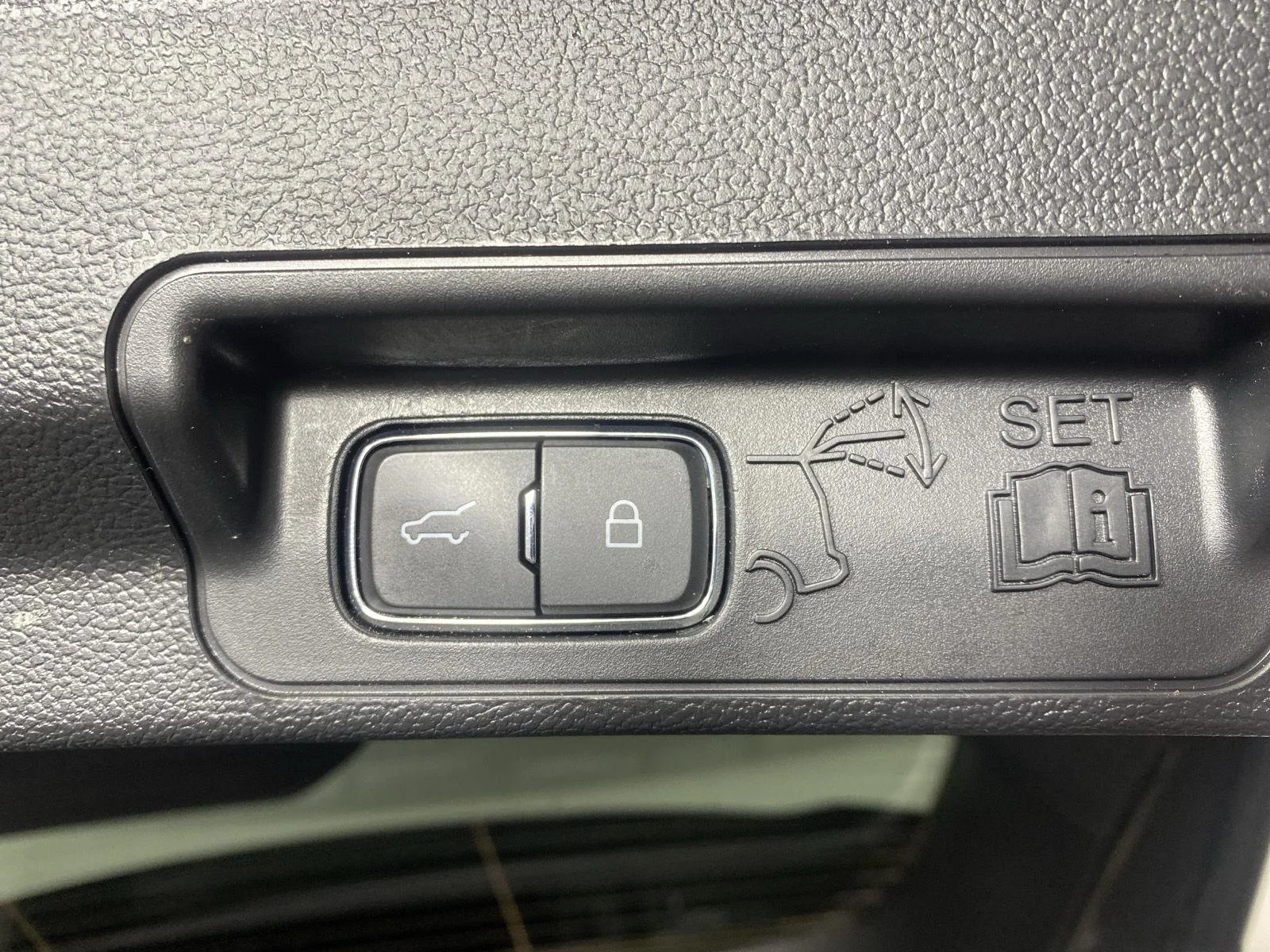 Used 2023 Agate Black Ford XLT image 27