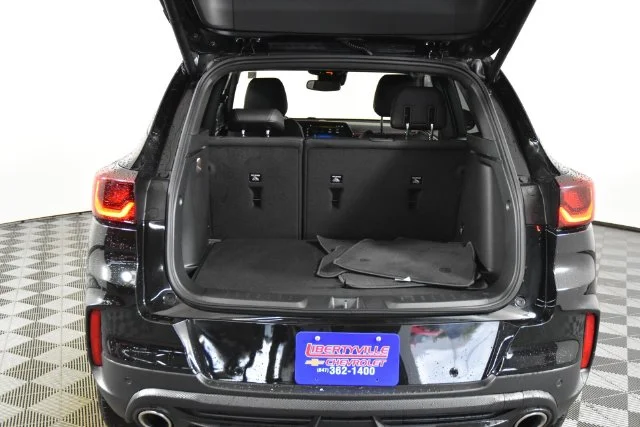 Used 2025 Black Chevrolet RS image 39