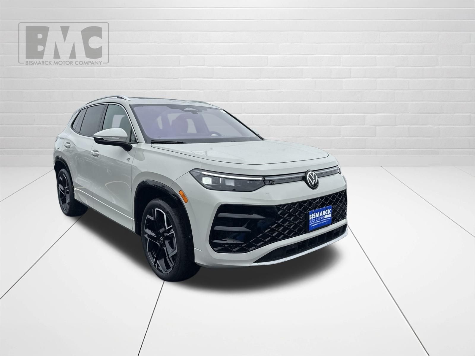 New 2026 Silver Volkswagen 2.0T SEL R-Line image 2