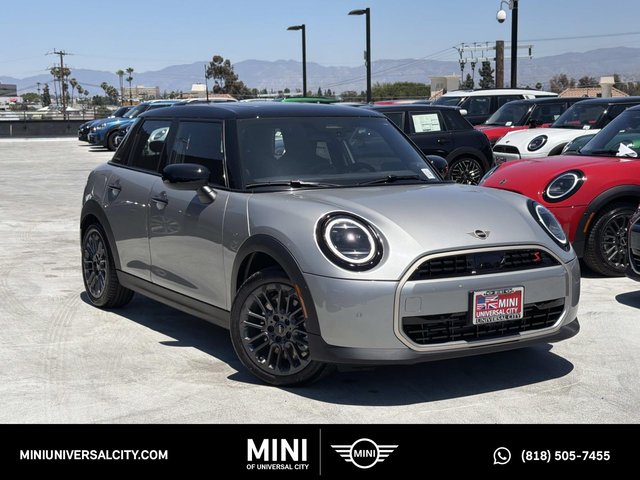 2026 MINI 4 Door Signature Plus