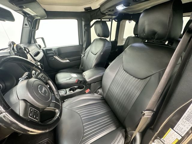Used 2017 Gray Jeep Unlimited Sahara image 14