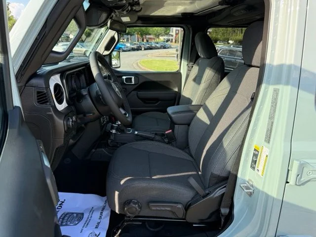 New 2026 Earl Clearcoat Jeep Sport S image 12