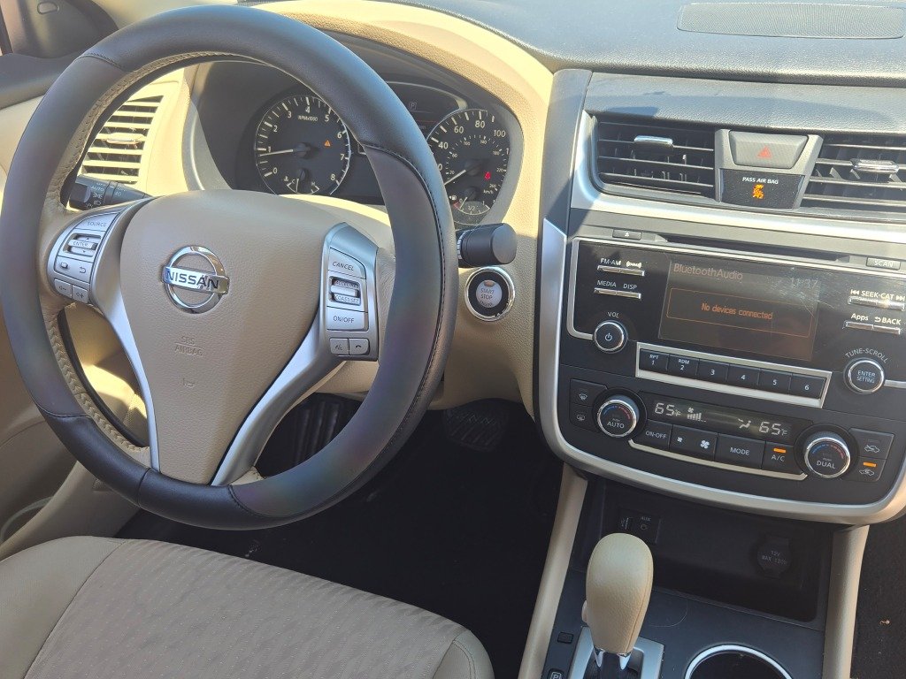 Used 2016 White Nissan 2.5 SV image 6