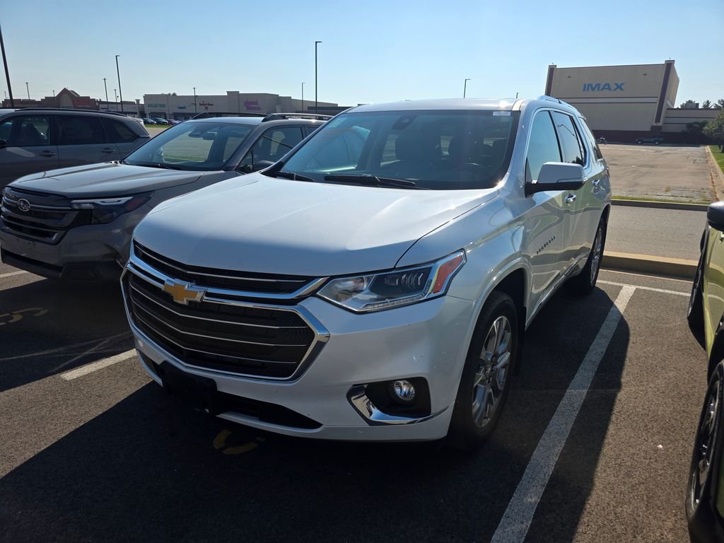 Used 2021 Iridescent Pearl Tricoat Chevrolet Premier image 2