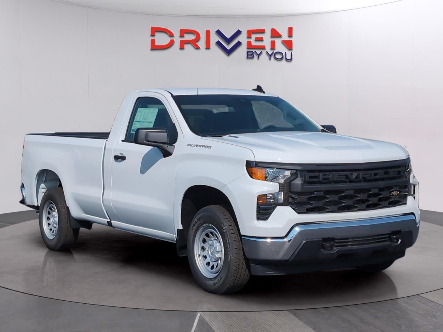 New 2026 Summit White Chevrolet WT image 7