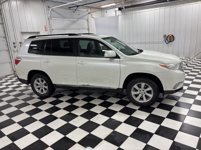 Used 2013 White Toyota SE image 3