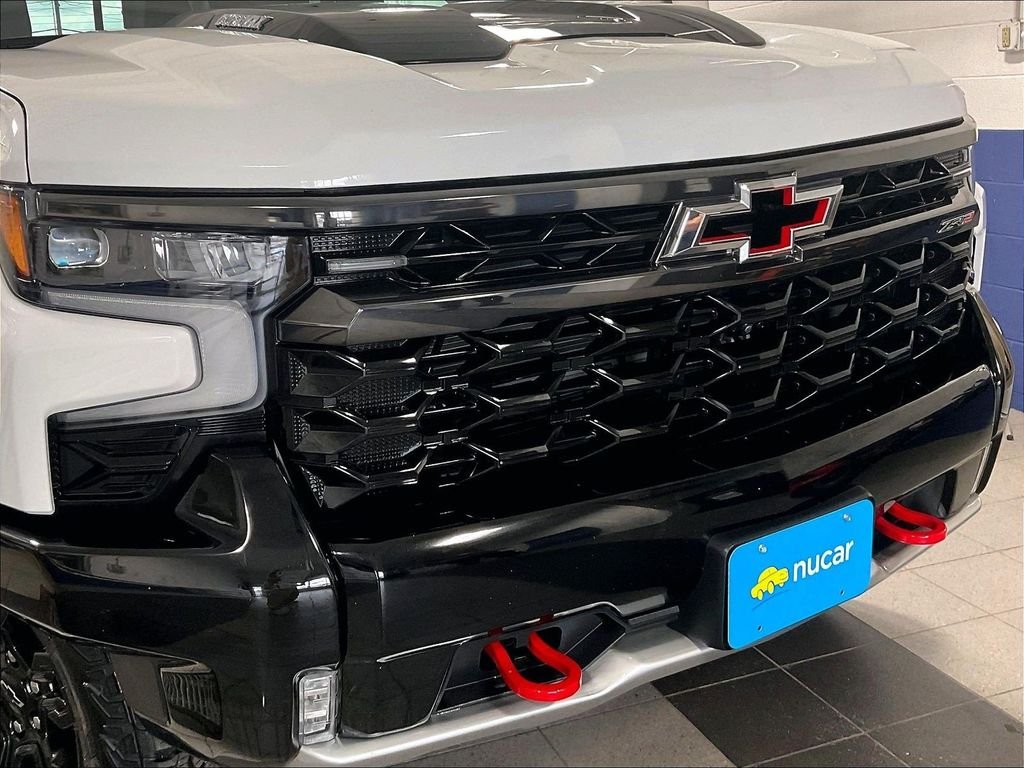 Used 2024 White Chevrolet ZR2 image 32