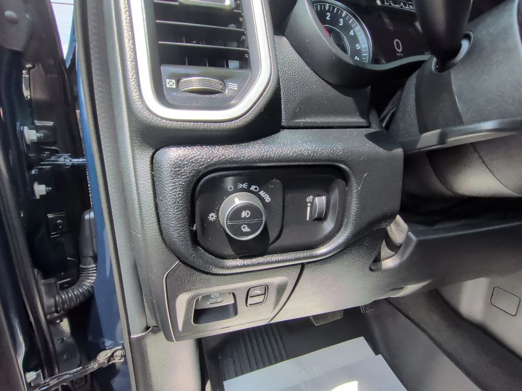 Used 2021 Blue Ram Big Horn/Lone Star image 14