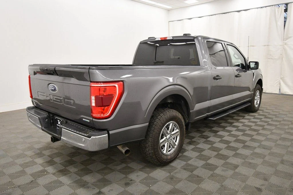 Used 2022 Gray Ford XLT image 8