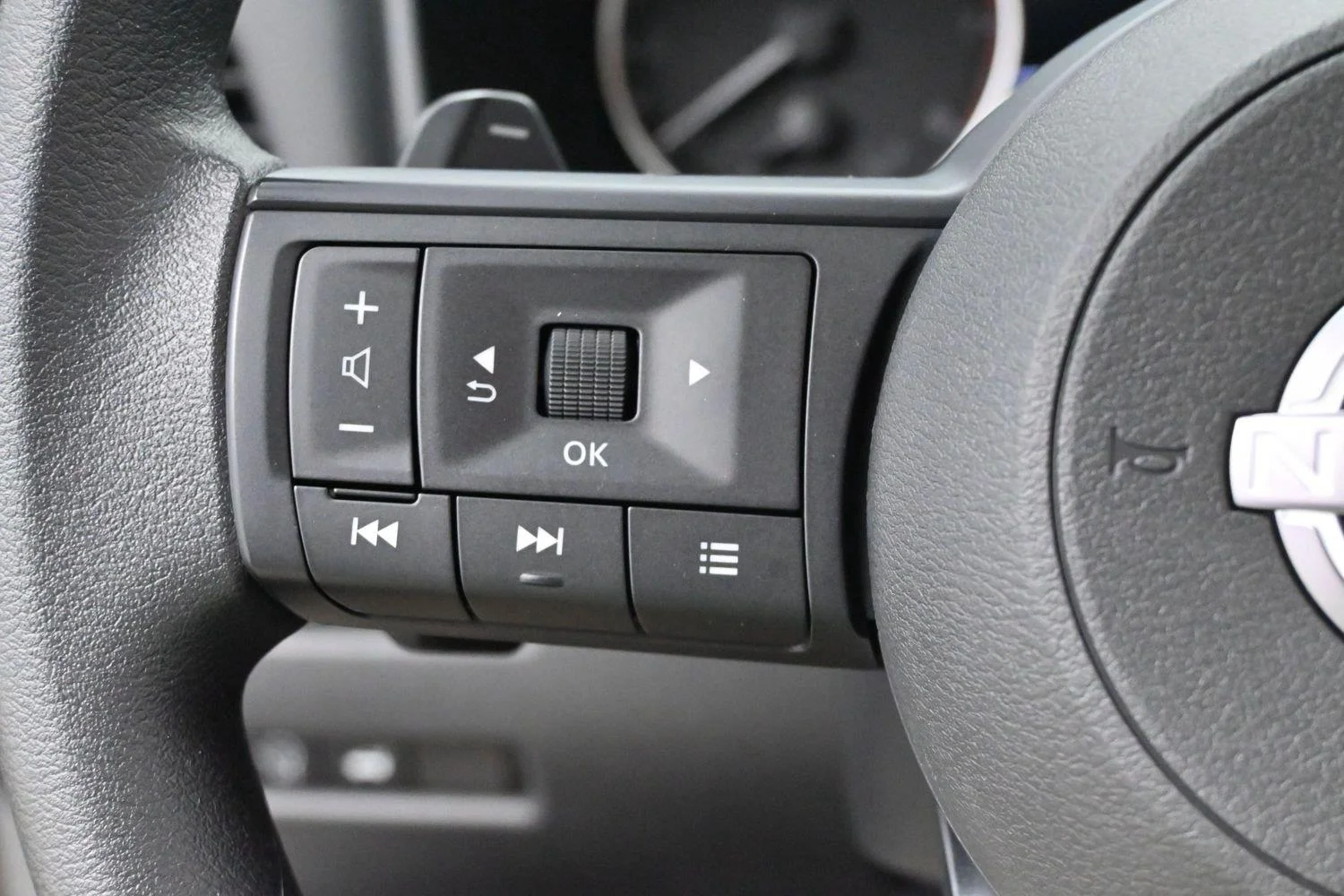 Used 2024 Silver Nissan SV image 18