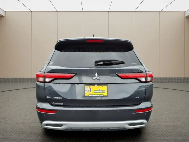 Used 2024 Black Mitsubishi SE image 10