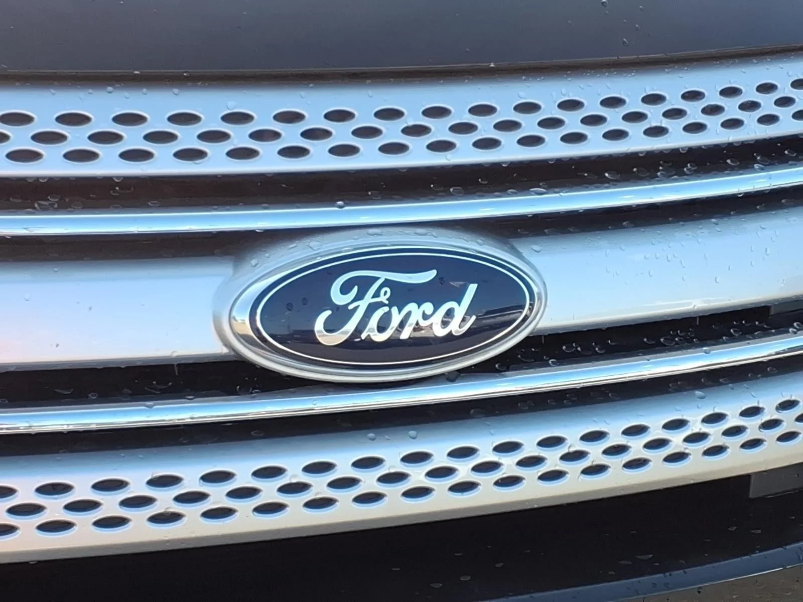Used 2015 White Platinum Metallic Tri-Coat Ford XLT image 13
