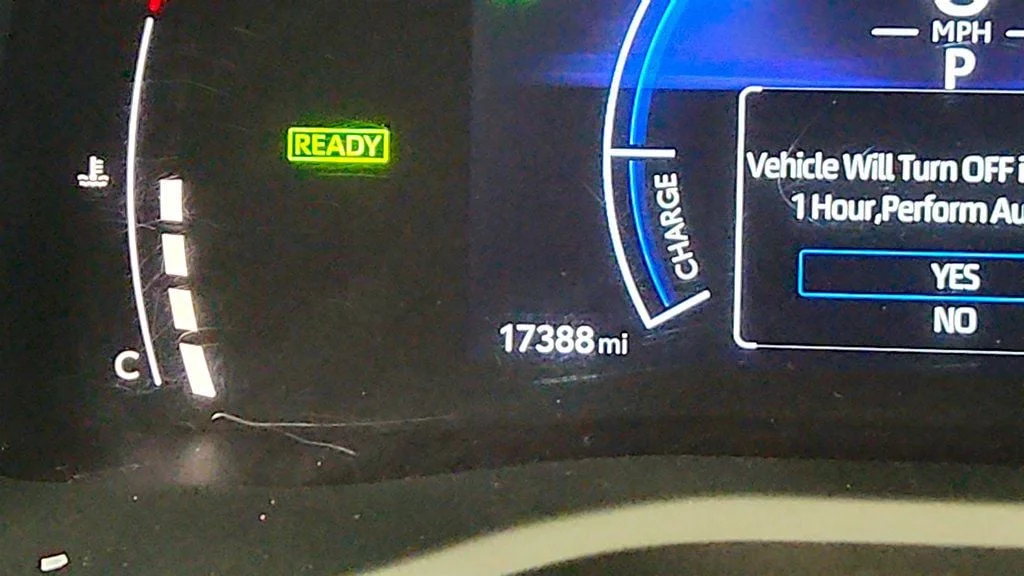Used 2025 Ice Cap Toyota SE w/ Convenience Pkg image 15