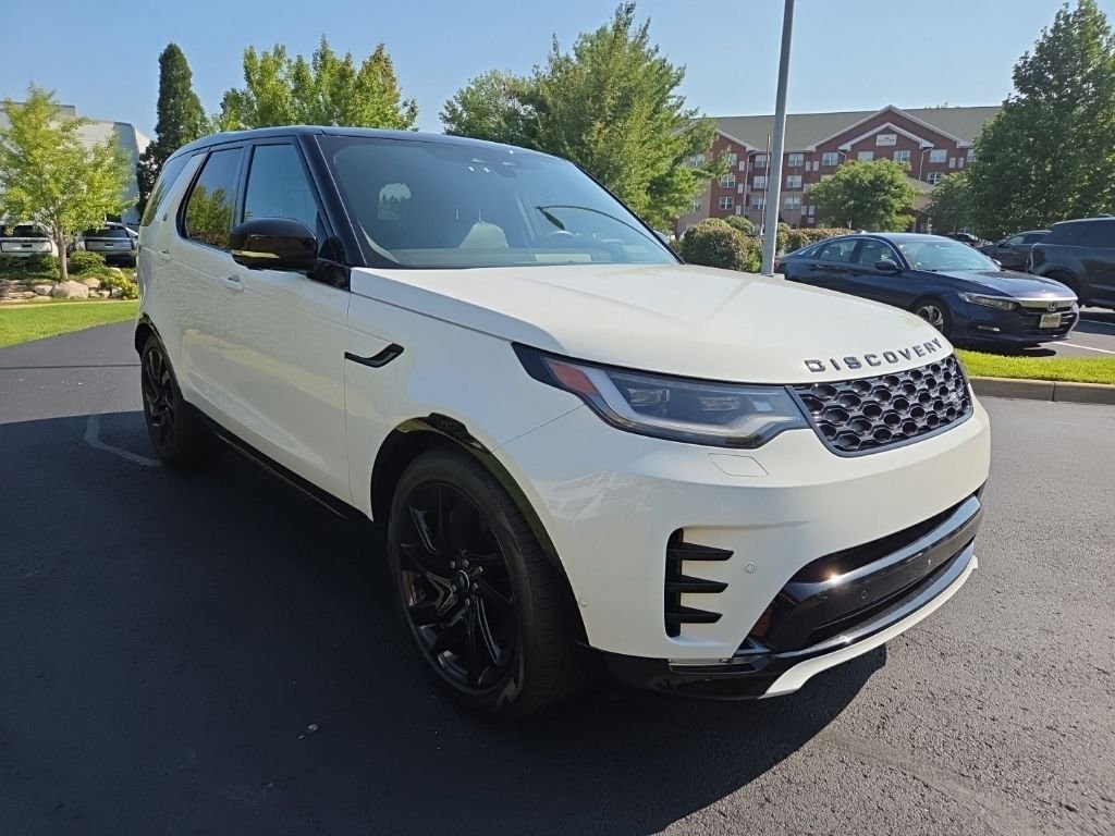 Used 2025 Fuji White Land Rover Dynamic SE image 8