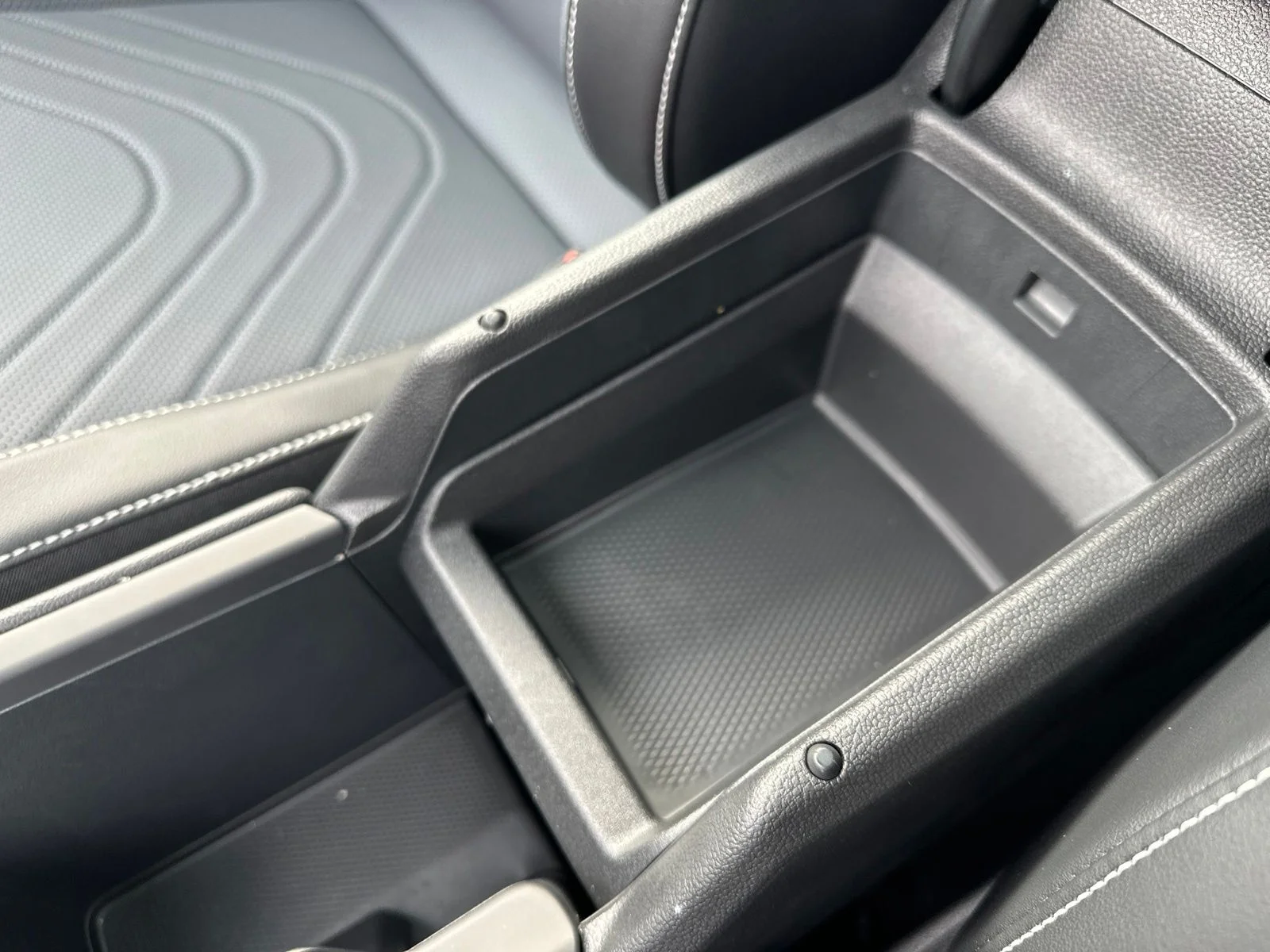 New 2026 Gray Volkswagen 2.0T SE R-Line Black image 67