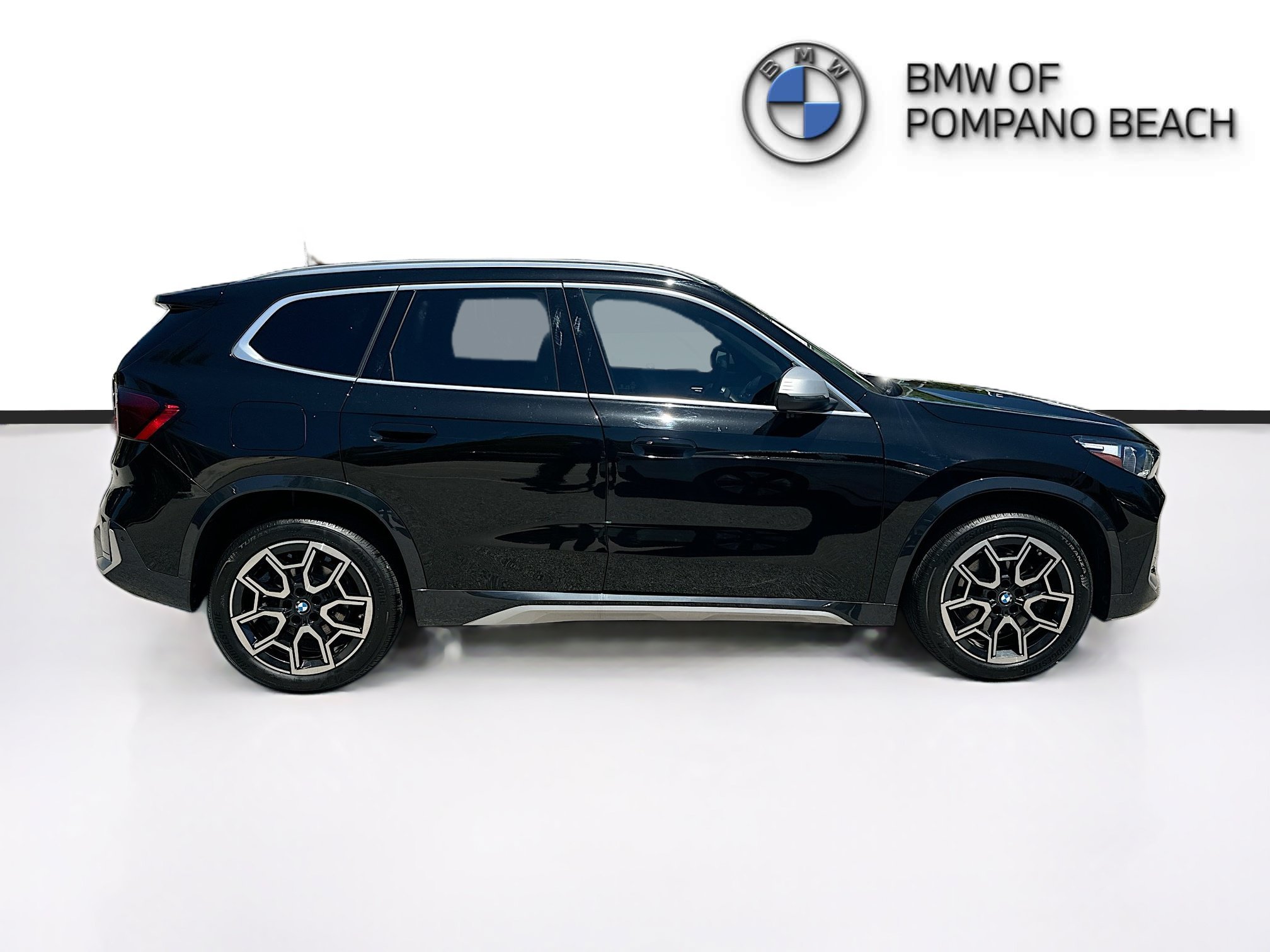Used 2023 Jet Black BMW xDrive28i image 8