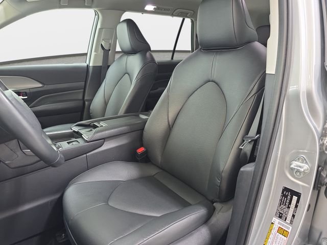 Certified Used 2025 Silver Toyota XLE image 12