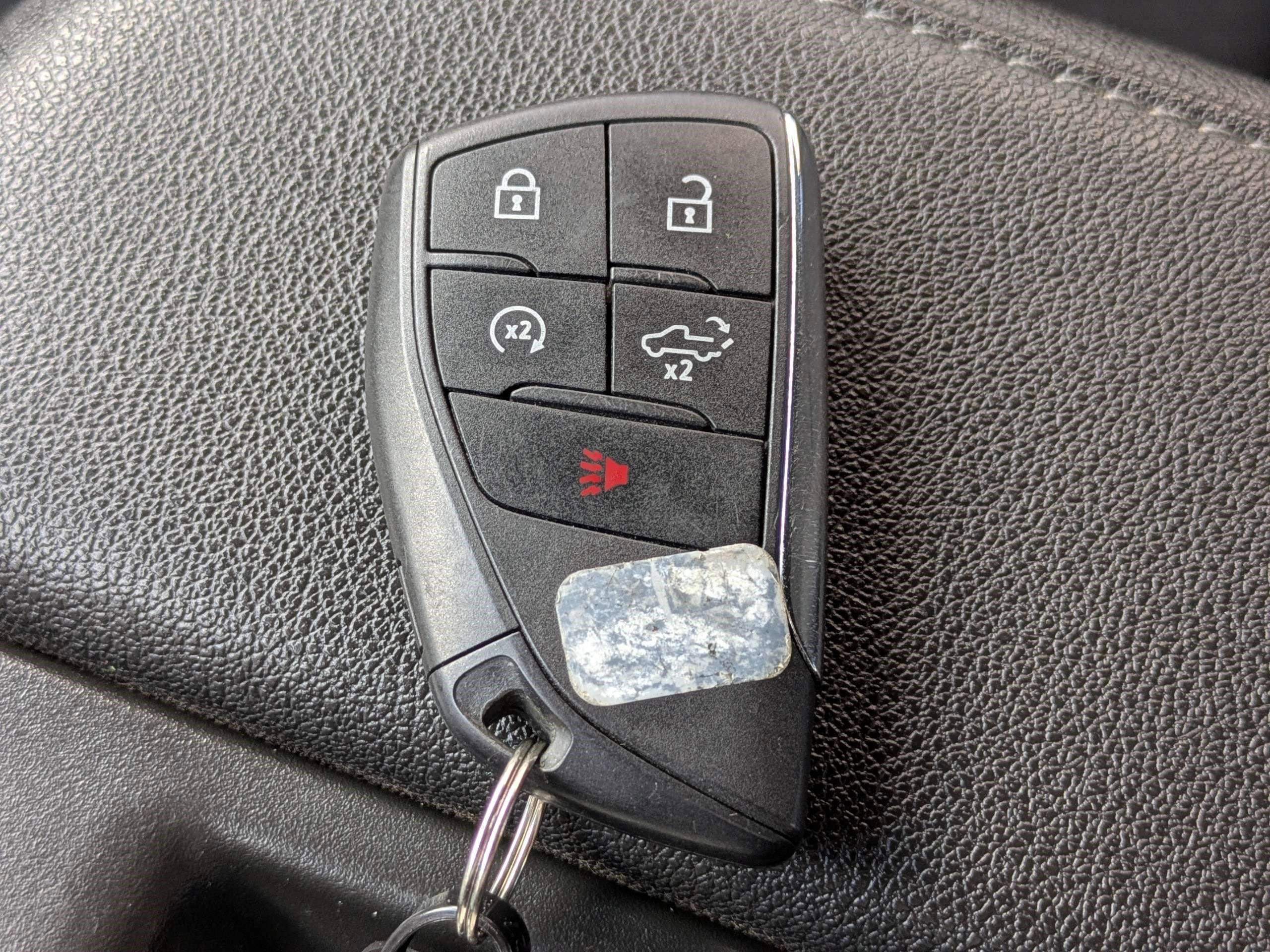 Used 2023 Summit White GMC Elevation image 26