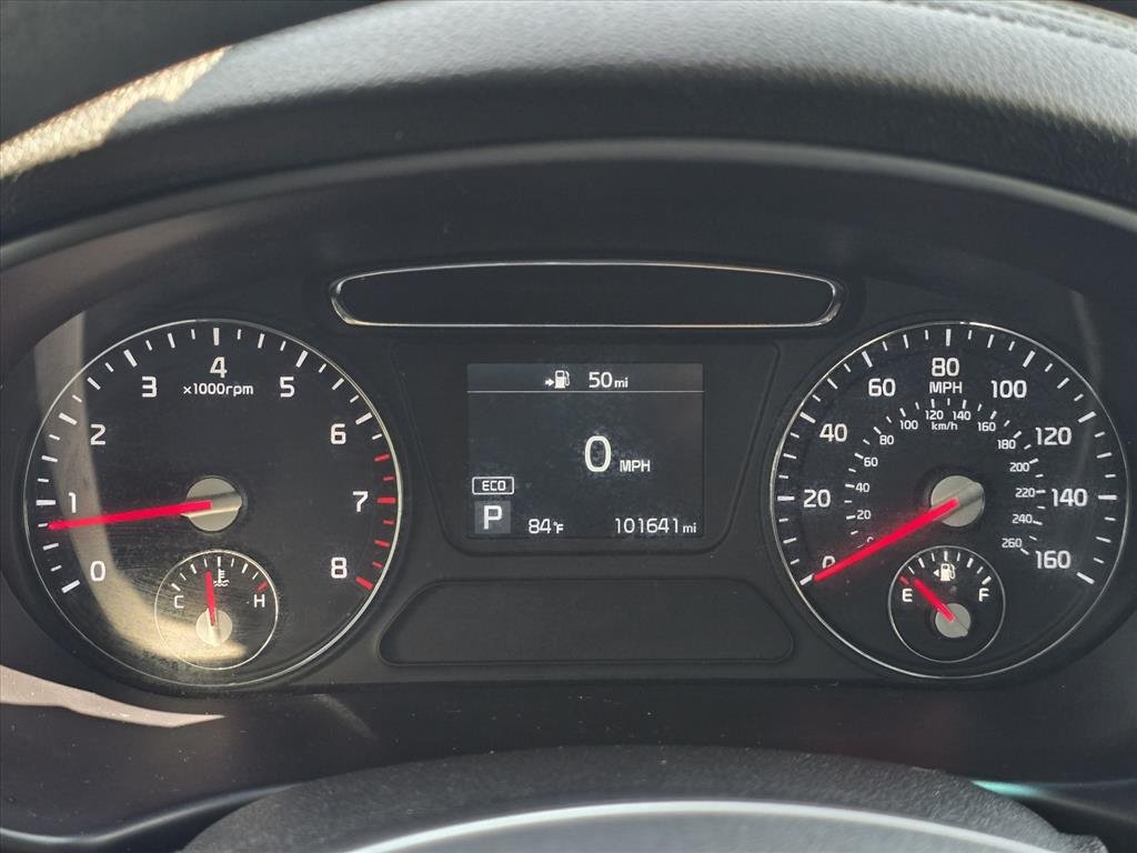 Used 2019 Black Kia L image 18
