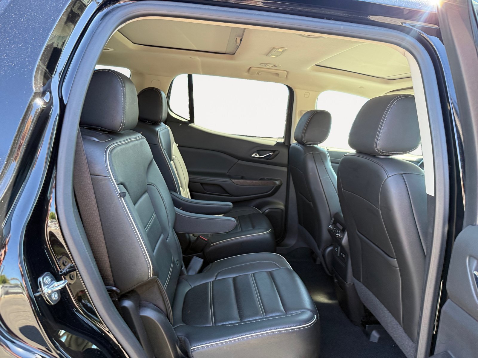 Used 2023 EBONY TWILIGHT METALLIC GMC Denali image 18