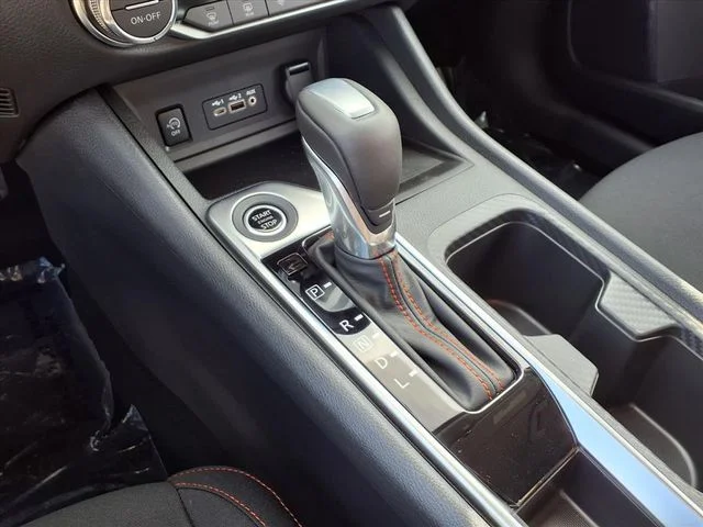 New 2025 Two-tone Atlantic Gray Metallic / Super Black Nissan SR image 17