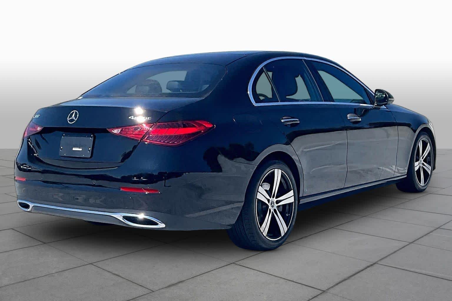 2025 Mercedes-Benz C-Class Sedan C 300 - Photo 13