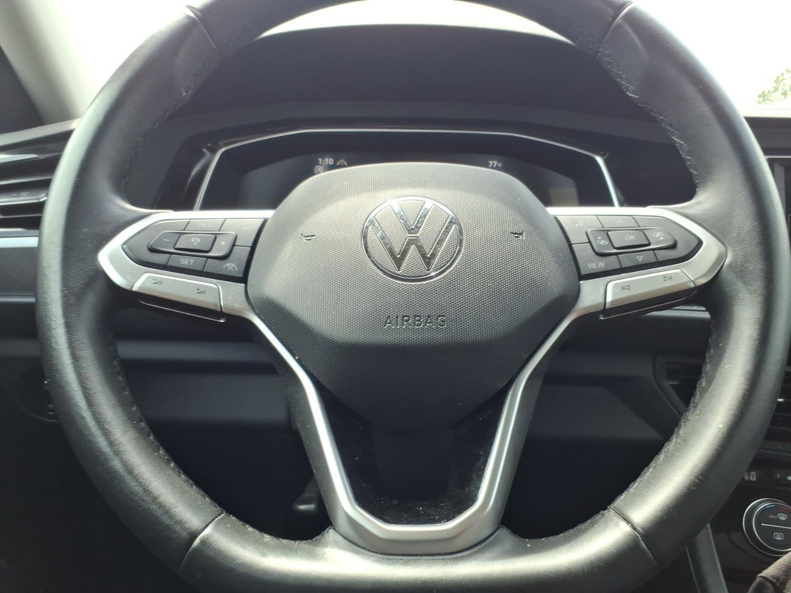 Used 2024  Volkswagen SE image 25