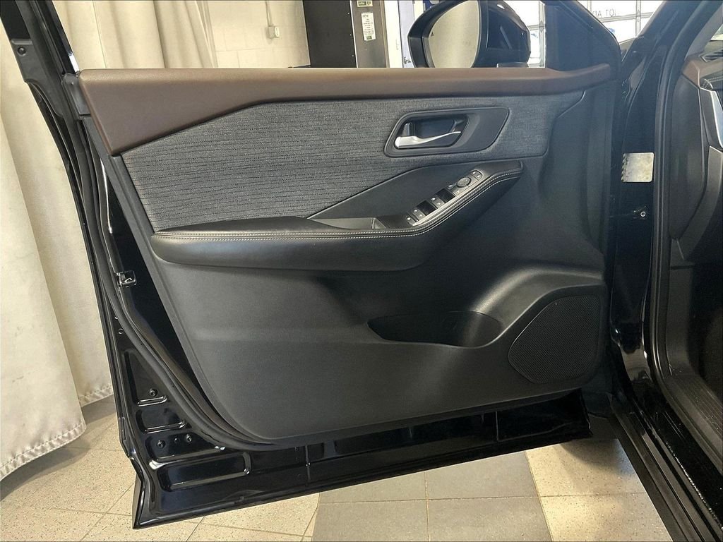 Used 2023 Black Nissan SV image 9