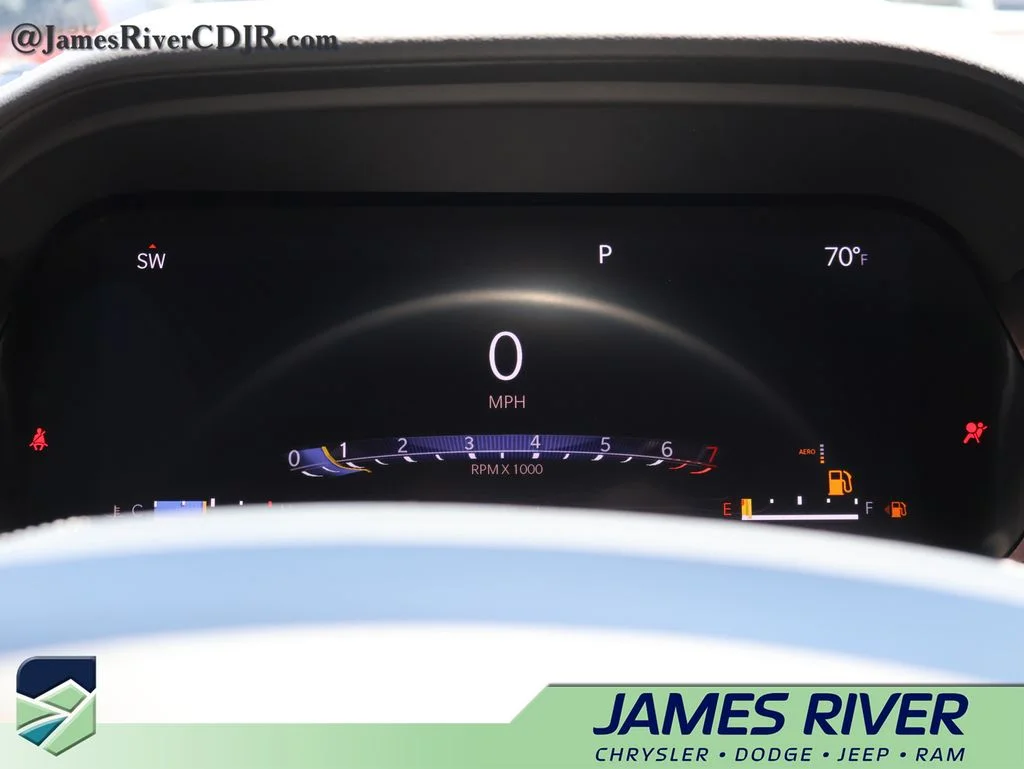 Used 2022 Red Jeep Overland image 31